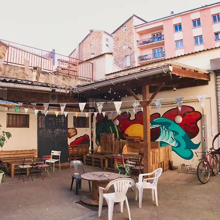 Le Flaneur Guesthouse-2